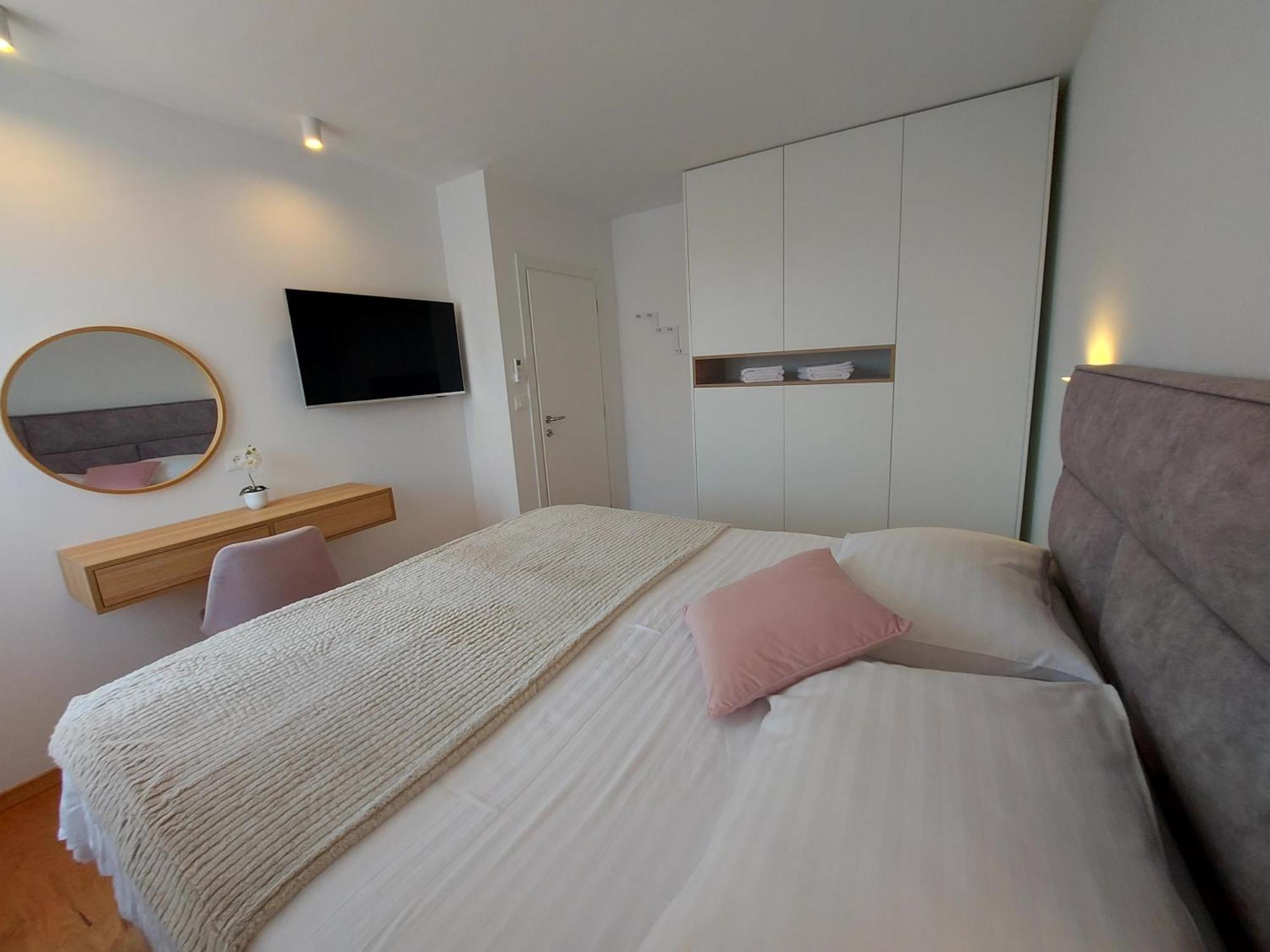 Luxury Apartments Marina View Водице Экстерьер фото